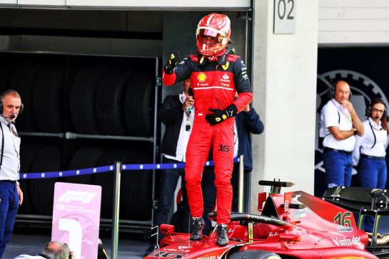 Race winner Charles Leclerc (MON) Ferrari celebrates in parc ferme.
10.07.2022. Formula 1 World Championship, Rd 11, Austrian Grand Prix, Spielberg, Austria, Race Day.
- www.xpbimages.com, EMail: requests@xpbimages.com © Copyright: Batchelor / XPB Images