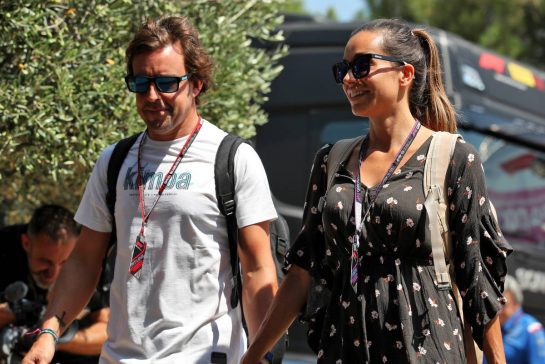 (L to R): Fernando Alonso (ESP) Alpine F1 Team with his girlfriend Andrea Schlager (AUT) Journalist.

21.07.2022. Formula 1 World Championship, Rd 12, French Grand Prix, Paul Ricard, France, Preparation Day.
 - www.xpbimages.com, EMail: requests@xpbimages.com © Copyright: Coates / XPB Images