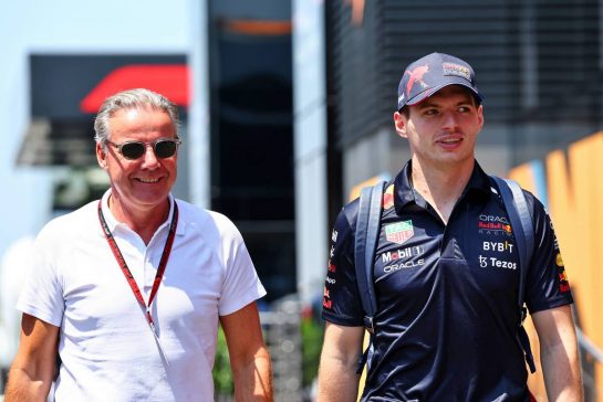 (L to R): Raymond Vermeulen (NLD) Driver Manager with Max Verstappen (NLD) Red Bull Racing.
21.07.2022. Formula 1 World Championship, Rd 12, French Grand Prix, Paul Ricard, France, Preparation Day.
- www.xpbimages.com, EMail: requests@xpbimages.com © Copyright: Batchelor / XPB Images