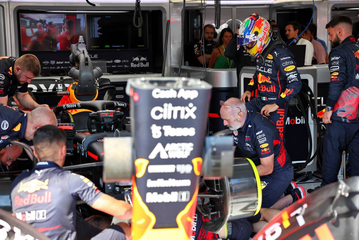 Sergio Perez (MEX) Red Bull Racing RB18. 22.07.2022. Formula 1 World Championship, Rd 12, French Grand Prix, Paul Ricard, France, Practice