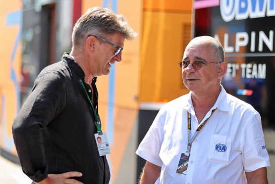 (L to R): Graeme Lowdon (GBR) with Eduardo Freitas (POR) FIA Race Director.
24.07.2022. Formula 1 World Championship, Rd 12, French Grand Prix, Paul Ricard, France, Race Day.
- www.xpbimages.com, EMail: requests@xpbimages.com © Copyright: Moy / XPB Images