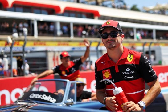 Charles Leclerc (MON) Ferrari on the drivers parade.
24.07.2022. Formula 1 World Championship, Rd 12, French Grand Prix, Paul Ricard, France, Race Day.
- www.xpbimages.com, EMail: requests@xpbimages.com © Copyright: Bearne / XPB Images