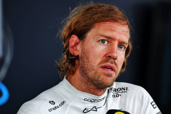 Sebastian Vettel (GER) Aston Martin F1 Team.
30.07.2022. Formula 1 World Championship, Rd 13, Hungarian Grand Prix, Budapest, Hungary, Qualifying Day.
- www.xpbimages.com, EMail: requests@xpbimages.com © Copyright: Batchelor / XPB Images