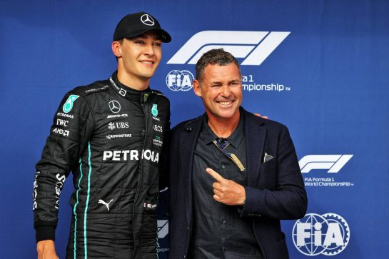 (L to R): George Russell (GBR) Mercedes AMG F1 celebrates his pole position in qualifying parc ferme with Tom Kristensen (DEN).
30.07.2022. Formula 1 World Championship, Rd 13, Hungarian Grand Prix, Budapest, Hungary, Qualifying Day.
- www.xpbimages.com, EMail: requests@xpbimages.com © Copyright: Moy / XPB Images