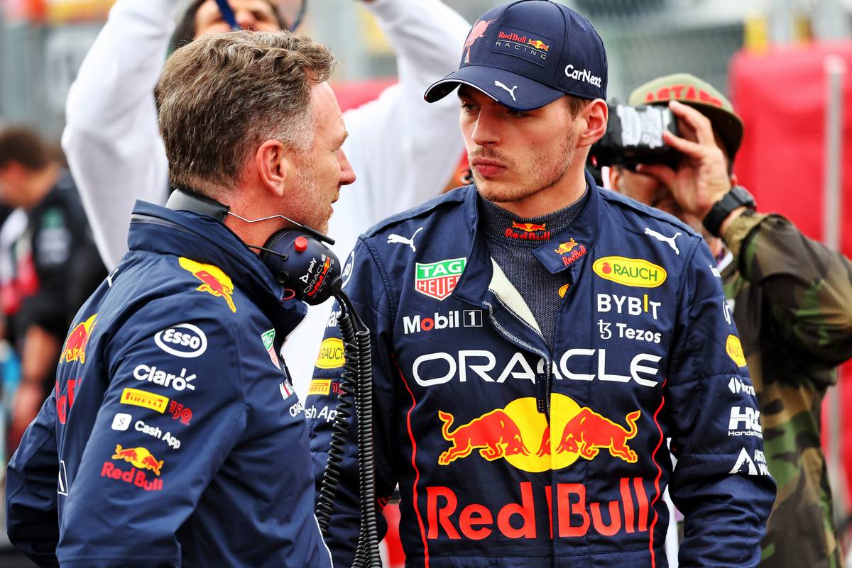 Christian Horner (GBR) Red Bull Racing Team Principal with Max Verstappen (NLD) Red Bull Racing on the grid. 31.07.2022. Formula 1 World Championship, Rd 13, Hungarian Grand Prix, Budapest, Hungary, Race