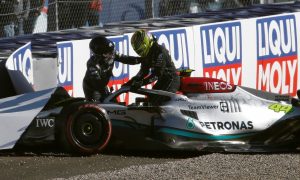 Hamilton assigned new chassis after sprint qualifying crash