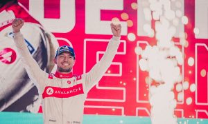 London E-Prix: Andretti's Dennis takes dominant home win