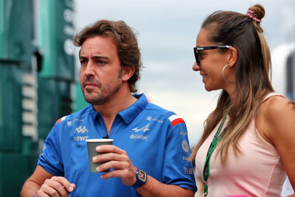 Fernando Alonso (ESP) Alpine F1 Team with his girlfriend Andrea Schlager (AUT) Journalist. 30.07.2022. Formula 1 World Championship, Rd 13, Hungarian Grand Prix, Budapest, Hungary, Qualifying