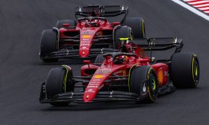 Ferrari: Sainz's recent strength 'doesn't make him a leader'