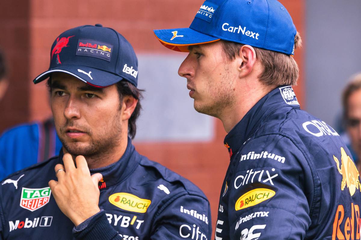 Sergio Perez (MEX) Red Bull Racing with team mate Max Verstappen (NLD) Red Bull Racing in qualifying parc ferme. 27.08.2022. Formula 1 World Championship, Rd 14, Belgian Grand Prix, Spa Francorchamps, Belgium, Qualifying