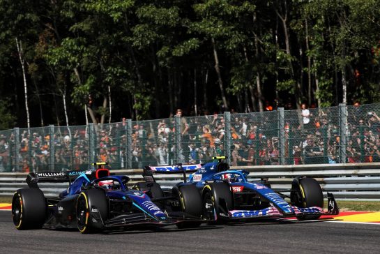(L to R): Nicholas Latifi (CDN) Williams Racing FW44 and Esteban Ocon (FRA) Alpine F1 Team A522 battle for position at the start of the race.
28.08.2022. Formula 1 World Championship, Rd 14, Belgian Grand Prix, Spa Francorchamps, Belgium, Race Day.
- www.xpbimages.com, EMail: requests@xpbimages.com © Copyright: Coates / XPB Images
