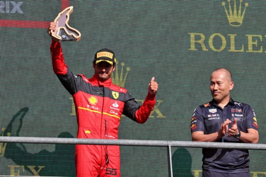 Carlos Sainz Jr (ESP) Ferrari celebrates his third position on the podium.
28.08.2022. Formula 1 World Championship, Rd 14, Belgian Grand Prix, Spa Francorchamps, Belgium, Race Day.
- www.xpbimages.com, EMail: requests@xpbimages.com © Copyright: Bearne / XPB Images