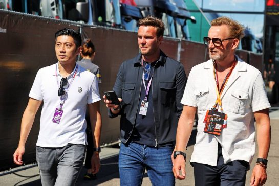 (L to R): Ho-Pin Tung (CHN) / (NLD) with Giedo van der Garde (NLD) and Prince Bernhard of Orange-Nassau, van Vollenhoven (NLD) Zandvoort Circuit Co-Owner.
01.09.2022. Formula 1 World Championship, Rd 14, Dutch Grand Prix, Zandvoort, Netherlands, Preparation Day.
- www.xpbimages.com, EMail: requests@xpbimages.com © Copyright: Moy / XPB Images