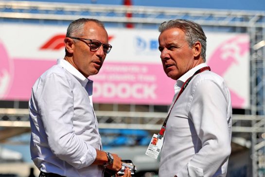 (L to R): Stefano Domenicali (ITA) Formula One President and CEO with Raymond Vermeulen (NLD) Driver Manager.
01.09.2022. Formula 1 World Championship, Rd 14, Dutch Grand Prix, Zandvoort, Netherlands, Preparation Day.
- www.xpbimages.com, EMail: requests@xpbimages.com © Copyright: Moy / XPB Images