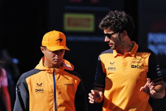 (L to R): Lando Norris (GBR) McLaren with Jose Manuel Lopez Garcia (ESP) McLaren Lead Performance Engineer.
01.09.2022. Formula 1 World Championship, Rd 14, Dutch Grand Prix, Zandvoort, Netherlands, Preparation Day.
- www.xpbimages.com, EMail: requests@xpbimages.com © Copyright: Bearne / XPB Images