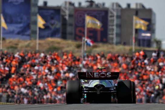 Lewis Hamilton (GBR) Mercedes AMG F1 W13.
03.09.2022. Formula 1 World Championship, Rd 14, Dutch Grand Prix, Zandvoort, Netherlands, Qualifying Day.
- www.xpbimages.com, EMail: requests@xpbimages.com © Copyright: Coates / XPB Images