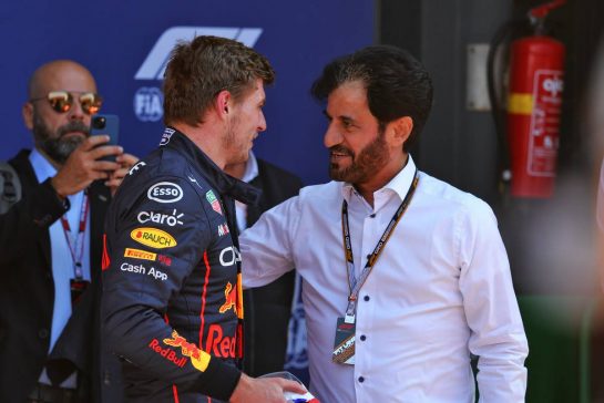 (L to R): Max Verstappen (NLD) Red Bull Racing with Mohammed Bin Sulayem (UAE) FIA President in qualifying parc ferme.
03.09.2022. Formula 1 World Championship, Rd 14, Dutch Grand Prix, Zandvoort, Netherlands, Qualifying Day.
- www.xpbimages.com, EMail: requests@xpbimages.com © Copyright: Miltenburg / XPB Images