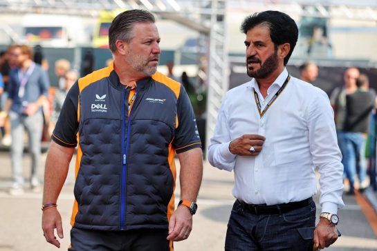 (L to R): Zak Brown (USA) McLaren Executive Director with Mohammed Bin Sulayem (UAE) FIA President.
04.09.2022. Formula 1 World Championship, Rd 14, Dutch Grand Prix, Zandvoort, Netherlands, Race Day.
- www.xpbimages.com, EMail: requests@xpbimages.com © Copyright: Moy / XPB Images