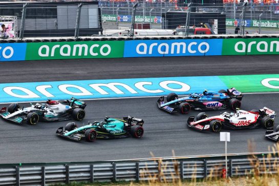 George Russell (GBR) Mercedes AMG F1 W13 and Lance Stroll (CDN) Aston Martin F1 Team AMR22 at the start of the race.
04.09.2022. Formula 1 World Championship, Rd 14, Dutch Grand Prix, Zandvoort, Netherlands, Race Day.
- www.xpbimages.com, EMail: requests@xpbimages.com © Copyright: Miltenburg / XPB Images