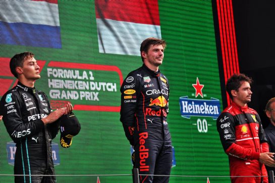 The podium (L to R): George Russell (GBR) Mercedes AMG F1, second; Max Verstappen (NLD) Red Bull Racing, race winner; Charles Leclerc (MON) Ferrari, third.
04.09.2022. Formula 1 World Championship, Rd 14, Dutch Grand Prix, Zandvoort, Netherlands, Race Day.
- www.xpbimages.com, EMail: requests@xpbimages.com © Copyright: Bearne / XPB Images
