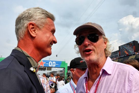 (L to R): David Coulthard (GBR) Red Bull Racing and Scuderia Toro Advisor / Channel 4 F1 Commentator with Eddie Irvine (GBR) on the grid.
04.09.2022. Formula 1 World Championship, Rd 14, Dutch Grand Prix, Zandvoort, Netherlands, Race Day.
- www.xpbimages.com, EMail: requests@xpbimages.com © Copyright: Miltenburg / XPB Images