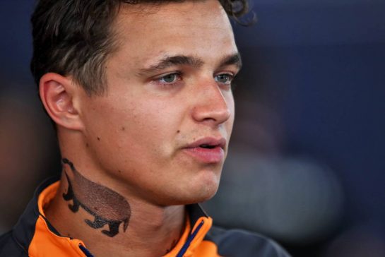 Lando Norris (GBR) McLaren - badger 'tattoo'.
08.09.2022. Formula 1 World Championship, Rd 16, Italian Grand Prix, Monza, Italy, Preparation Day.
 - www.xpbimages.com, EMail: requests@xpbimages.com © Copyright: Coates / XPB Images