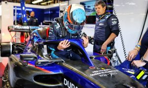 Russell says de Vries 'had it tougher' in his F1 debut