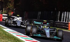 Hamilton: Chasing from behind 'a thousand times more enjoyable'