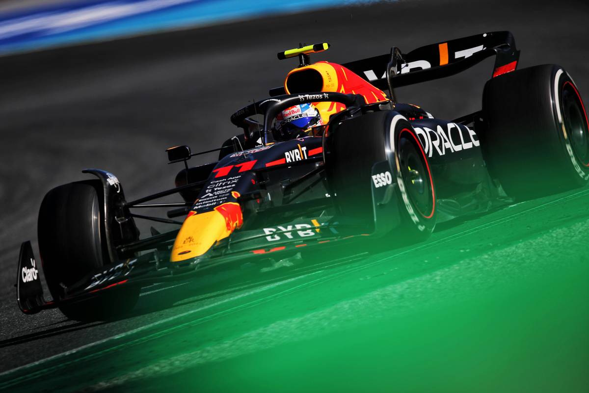 Sergio Perez (MEX) Red Bull Racing RB18. 11.09.2022. Formula 1 World Championship, Rd 16, Italian Grand Prix, Monza, Italy, Race