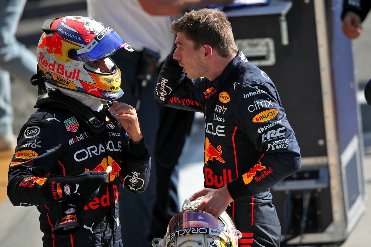 Sergio Perez (MEX) Red Bull Racing in parc ferme with team mate Max Verstappen (NLD) Red Bull Racing. 11.09.2022. Formula 1 World Championship, Rd 16, Italian Grand Prix, Monza, Italy, Race