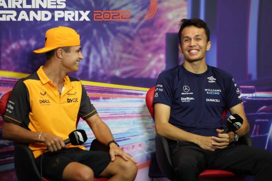 (L to R): Lando Norris (GBR) McLaren and Alexander Albon (THA) Williams Racing in the FIA Press Conference.
29.09.2022. Formula 1 World Championship, Rd 17, Singapore Grand Prix, Marina Bay Street Circuit, Singapore, Preparation Day.
- www.xpbimages.com, EMail: requests@xpbimages.com © Copyright: XPB Images