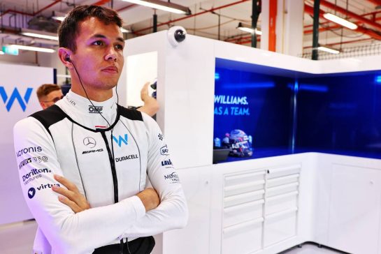 Alexander Albon (THA) Williams Racing.
30.09.2022. Formula 1 World Championship, Rd 17, Singapore Grand Prix, Marina Bay Street Circuit, Singapore, Practice Day.
- www.xpbimages.com, EMail: requests@xpbimages.com © Copyright: Batchelor / XPB Images