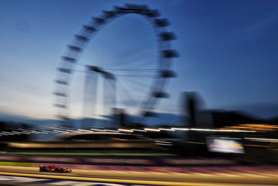 Carlos Sainz Jr (ESP) Ferrari F1-75.
30.09.2022. Formula 1 World Championship, Rd 17, Singapore Grand Prix, Marina Bay Street Circuit, Singapore, Practice Day.
- www.xpbimages.com, EMail: requests@xpbimages.com © Copyright: Moy / XPB Images