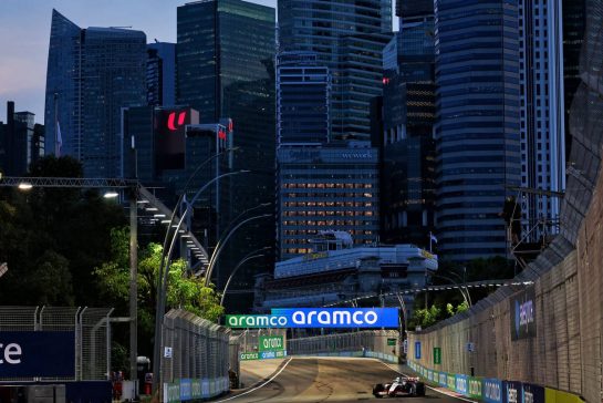 30.09.2022. Formula 1 World Championship, Rd 17, Singapore Grand Prix, Marina Bay Street Circuit, Singapore, Practice Day.
 - www.xpbimages.com, EMail: requests@xpbimages.com © Copyright: Coates / XPB Images