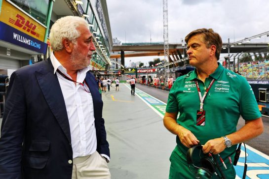 (L to R): Lawrence Stroll (CDN) Aston Martin F1 Team Investor with Andy Stevenson (GBR) Aston Martin F1 Team Manager.
01.10.2022. Formula 1 World Championship, Rd 17, Singapore Grand Prix, Marina Bay Street Circuit, Singapore, Qualifying Day.
- www.xpbimages.com, EMail: requests@xpbimages.com © Copyright: Batchelor / XPB Images