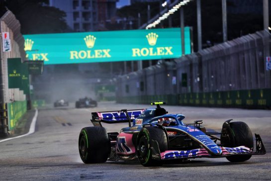 Esteban Ocon (FRA) Alpine F1 Team A522.
01.10.2022. Formula 1 World Championship, Rd 17, Singapore Grand Prix, Marina Bay Street Circuit, Singapore, Qualifying Day.
- www.xpbimages.com, EMail: requests@xpbimages.com © Copyright: Bearne / XPB Images