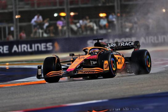 Daniel Ricciardo (AUS) McLaren MCL36.
01.10.2022. Formula 1 World Championship, Rd 17, Singapore Grand Prix, Marina Bay Street Circuit, Singapore, Qualifying Day.
- www.xpbimages.com, EMail: requests@xpbimages.com © Copyright: Moy / XPB Images
