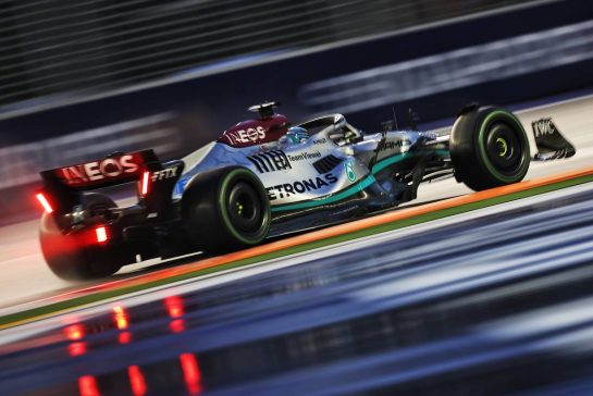 George Russell (GBR) Mercedes AMG F1 W13.
01.10.2022. Formula 1 World Championship, Rd 17, Singapore Grand Prix, Marina Bay Street Circuit, Singapore, Qualifying Day.
- www.xpbimages.com, EMail: requests@xpbimages.com © Copyright: Moy / XPB Images
