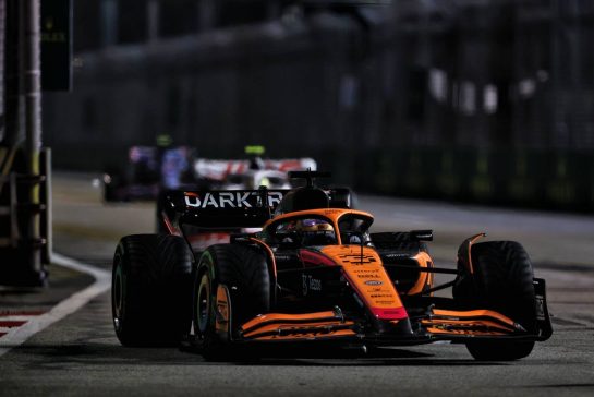 Daniel Ricciardo (AUS) McLaren MCL36.
02.10.2022. Formula 1 World Championship, Rd 17, Singapore Grand Prix, Marina Bay Street Circuit, Singapore, Race Day.
- www.xpbimages.com, EMail: requests@xpbimages.com © Copyright: Moy / XPB Images