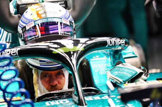 Sebastian Vettel (GER) Aston Martin F1 Team AMR22.
07.10.2022. Formula 1 World Championship, Rd 18, Japanese Grand Prix, Suzuka, Japan, Practice Day.
- www.xpbimages.com, EMail: requests@xpbimages.com © Copyright: Batchelor / XPB Images