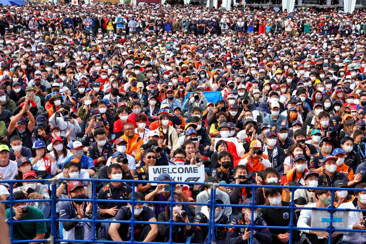 Why Japanese Formula 1 Fans Are The Best In The World