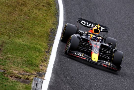 Sergio Perez (MEX) Red Bull Racing RB18.
08.10.2022. Formula 1 World Championship, Rd 18, Japanese Grand Prix, Suzuka, Japan, Qualifying Day.
- www.xpbimages.com, EMail: requests@xpbimages.com © Copyright: Coates / XPB Images