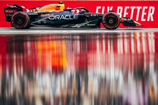Sergio Perez (MEX) Red Bull Racing RB18.
08.10.2022. Formula 1 World Championship, Rd 18, Japanese Grand Prix, Suzuka, Japan, Qualifying Day.
- www.xpbimages.com, EMail: requests@xpbimages.com © Copyright: Bearne / XPB Images