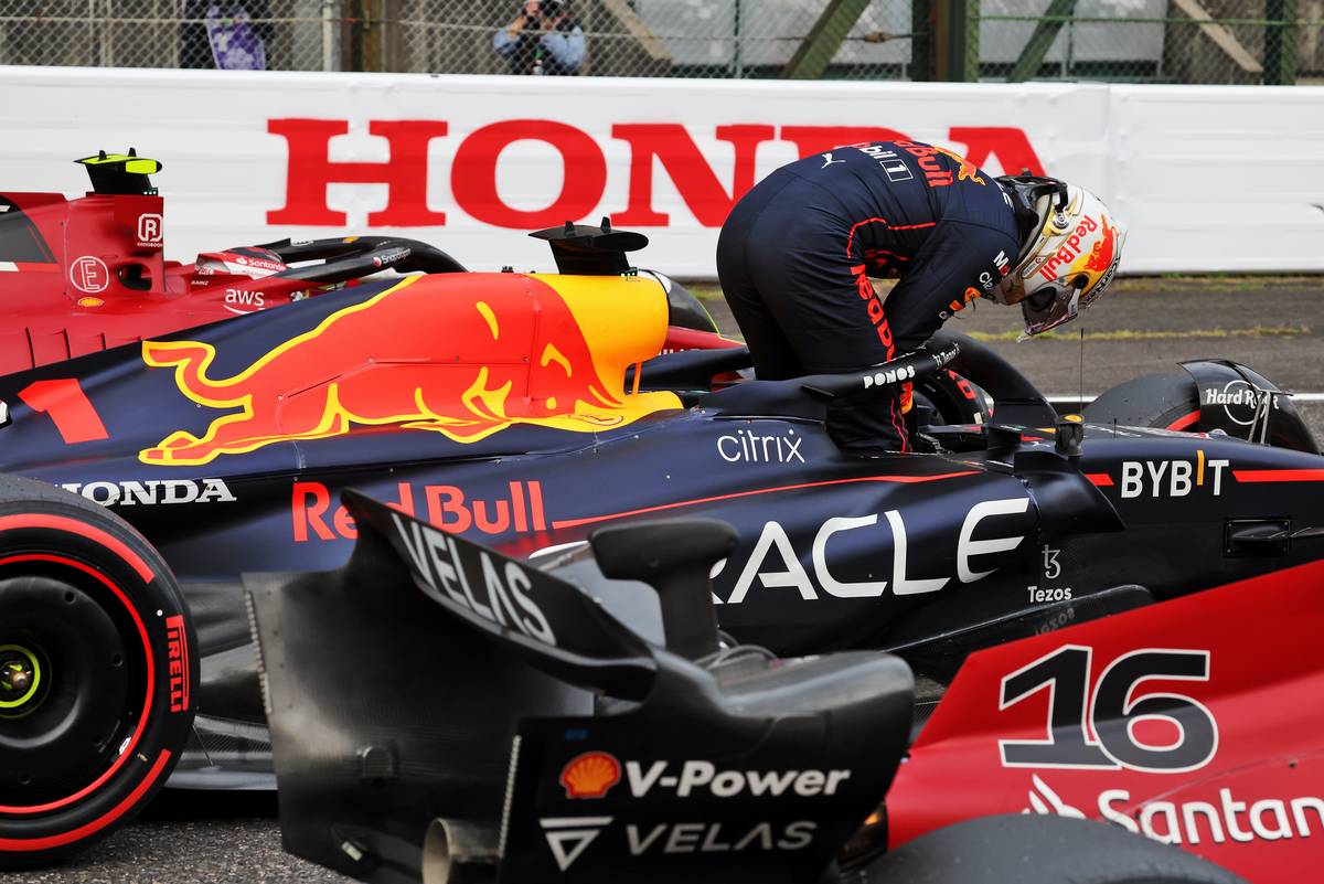 Pole sitter Max Verstappen (NLD) Red Bull Racing RB18 in qualifying parc ferme. 08.10.2022. Formula 1 World Championship, Rd 18, Japanese Grand Prix, Suzuka, Japan, Qualifying