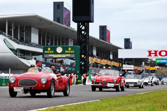 Valtteri Bottas (FIN) Alfa Romeo F1 Team on the drivers parade.
09.10.2022. Formula 1 World Championship, Rd 18, Japanese Grand Prix, Suzuka, Japan, Race Day.
- www.xpbimages.com, EMail: requests@xpbimages.com © Copyright: Coates / XPB Images