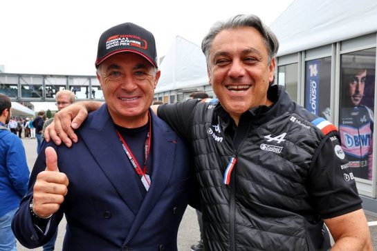 (L to R): Jean Alesi (FRA) with Luca de Meo (ITA) Groupe Renault Chief Executive Officer.
09.10.2022. Formula 1 World Championship, Rd 18, Japanese Grand Prix, Suzuka, Japan, Race Day.
- www.xpbimages.com, EMail: requests@xpbimages.com © Copyright: Batchelor / XPB Images