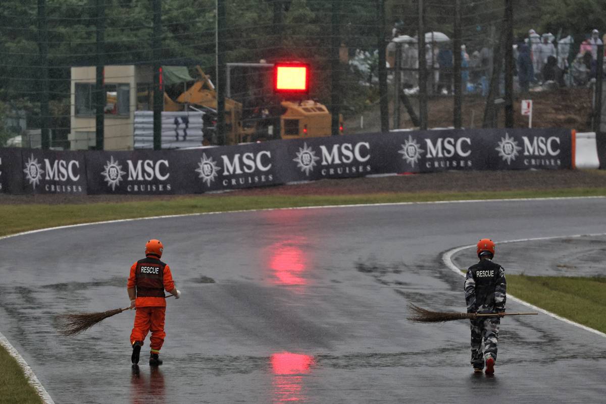 Heavy Rain Halts Japanese Gp After Two Laps Bvm Sports