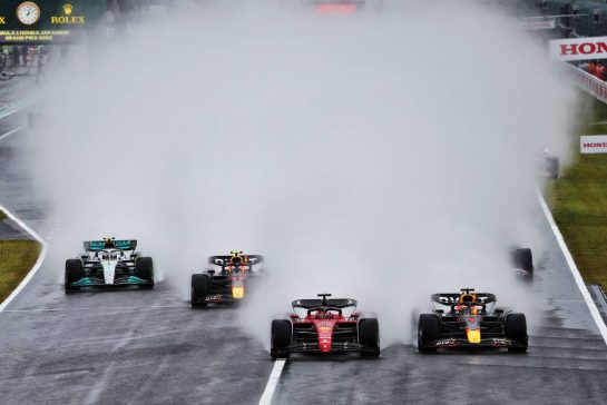 Max Verstappen (NLD) Red Bull Racing RB18 and Charles Leclerc (MON) Ferrari F1-75 battle for the lead at the start of the race.
09.10.2022. Formula 1 World Championship, Rd 18, Japanese Grand Prix, Suzuka, Japan, Race Day.
- www.xpbimages.com, EMail: requests@xpbimages.com © Copyright: Batchelor / XPB Images