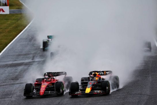 Max Verstappen (NLD) Red Bull Racing RB18 and Charles Leclerc (MON) Ferrari F1-75 battle for the lead at the start of the race.
09.10.2022. Formula 1 World Championship, Rd 18, Japanese Grand Prix, Suzuka, Japan, Race Day.
- www.xpbimages.com, EMail: requests@xpbimages.com © Copyright: Batchelor / XPB Images