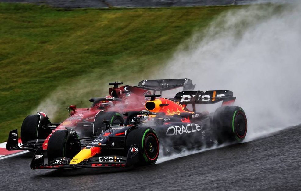 United States GP: Max Verstappen denies Lewis Hamilton first 2022 win with  late overtake as Red Bull clinch constructors' title